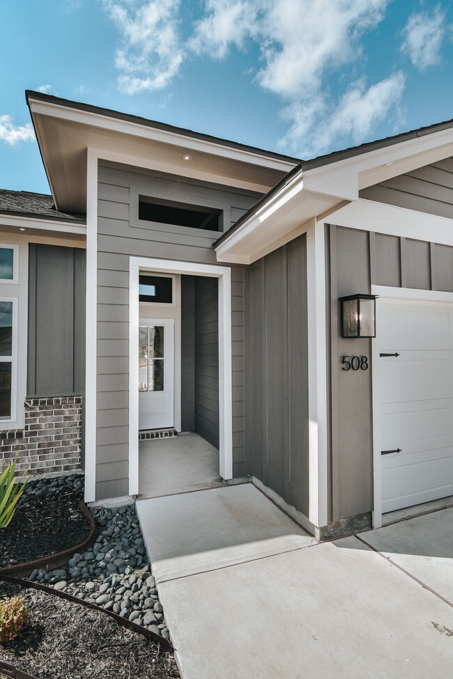 508 Townhall Ln in Victoria, TX - Building Photo - Building Photo