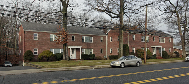 177-199 Laurel Ave in Northport, NY - Building Photo - Building Photo