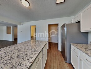 10275 Holly Berry Cir in Fishers, IN - Building Photo - Building Photo