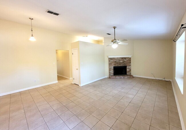1805 High Ct in Tallahassee, FL - Building Photo - Building Photo