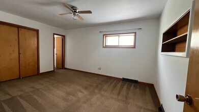 654 S Main Ave in Dickinson, ND - Building Photo - Building Photo