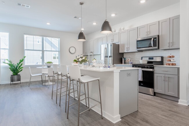 Woodside Trumbull in Trumbull, CT - Building Photo - Interior Photo