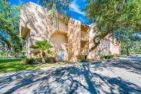 Uptown Palms Apartments in Tampa, FL - Foto de edificio - Building Photo