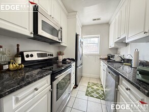 140 Newton St, Unit 4 in Boston, MA - Foto de edificio - Building Photo