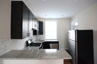 853 W Cornelia Ave in Chicago, IL - Building Photo - Building Photo