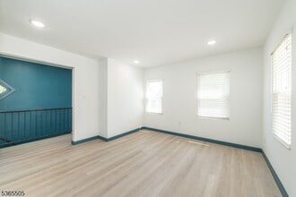 17 Mission St in Montclair, NJ - Building Photo - Building Photo