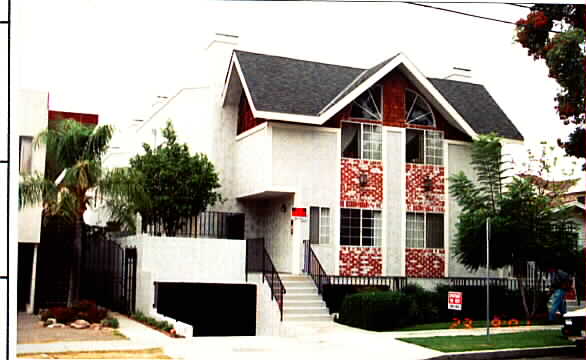 211 N Adams St in Glendale, CA - Building Photo - Building Photo