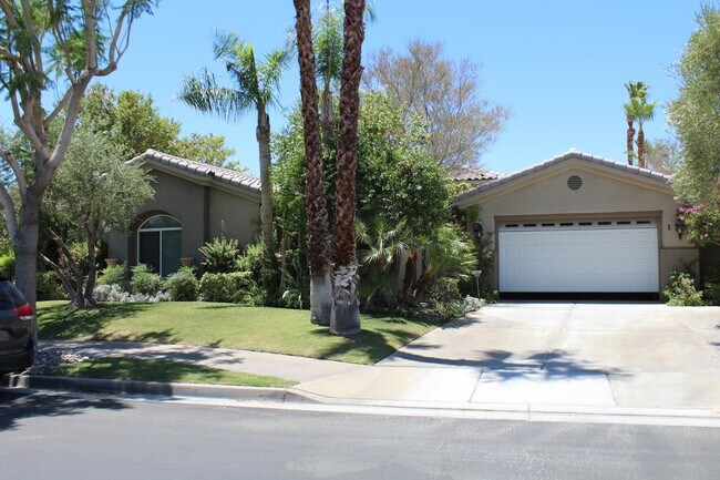 1 Elizabeth Ct in Rancho Mirage, CA - Foto de edificio - Building Photo