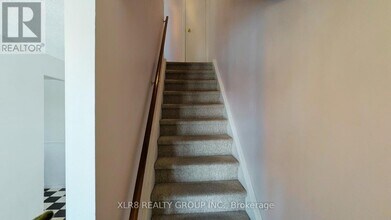 1045-1045 Morrison Dr in Ottawa, ON - Building Photo - Building Photo