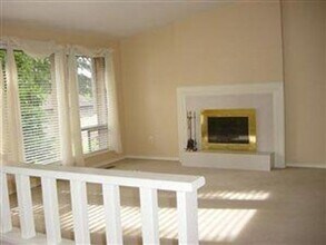 2420 Lisa Ln in Bellingham, WA - Building Photo - Building Photo