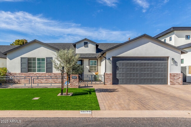 property at 4846 E Piccadilly Rd