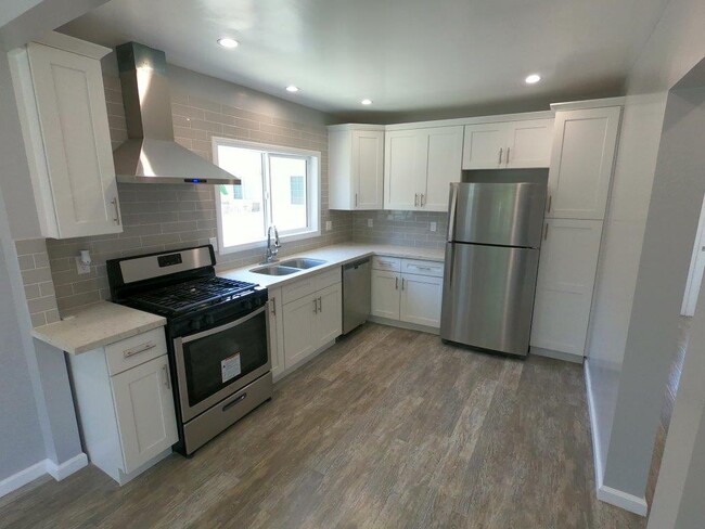2708 Council St, Unit A in Los Angeles, CA - Building Photo - Building Photo