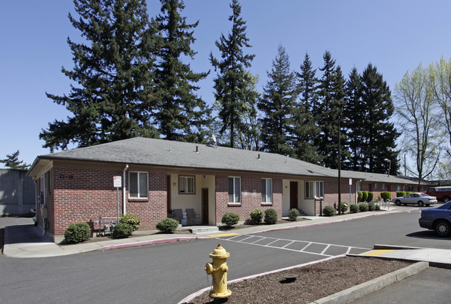 Cedar Park Place Apartments in Portland, OR - Foto de edificio - Building Photo