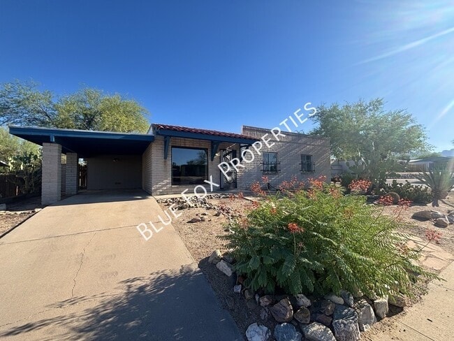 property at 2780 W Vía Del Santo