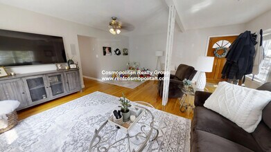 111 1st St, Unit 1 in Medford, MA - Building Photo - Building Photo