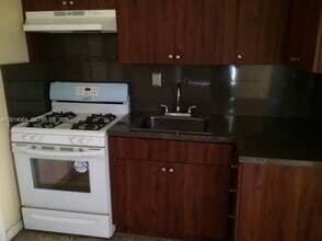 1120 NW 24th Ct in Miami, FL - Building Photo - Building Photo