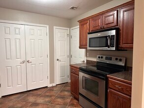 2813 Neosho Heights Ave, Unit 2813 Neosho Heights Ave in Neosho, MO - Building Photo - Building Photo