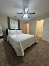 6630 Leisure Trl in College Park, GA - Building Photo - Building Photo