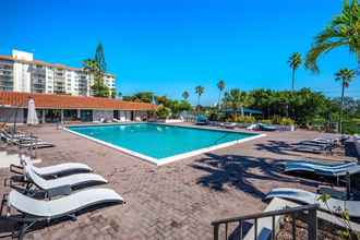 4156 Inverrary Dr-Unit -407 in Lauderhill, FL - Foto de edificio - Building Photo