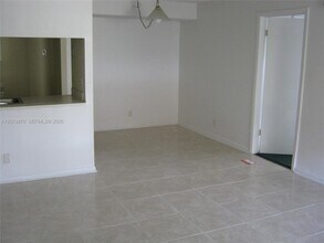 10025 Winding Lake Rd in Sunrise, FL - Building Photo - Building Photo