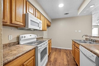 3414 Colonial Dr in Forest Hill, TX - Building Photo - Building Photo