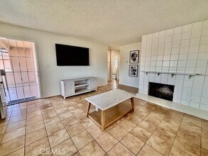17102 Emerald Ln in Huntington Beach, CA - Building Photo - Building Photo
