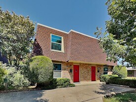 2716 McCart Ave in Fort Worth, TX - Building Photo