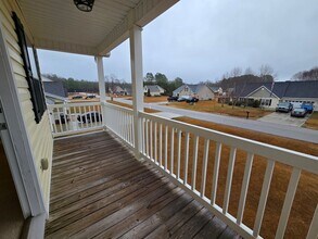 126 Carolina Oaks Cir in Linden, NC - Building Photo - Building Photo