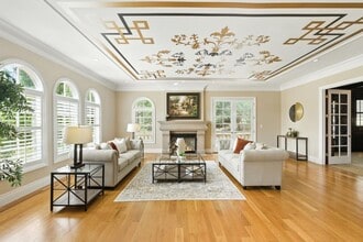 90 Broadacres Rd in Atherton, CA - Foto de edificio - Building Photo