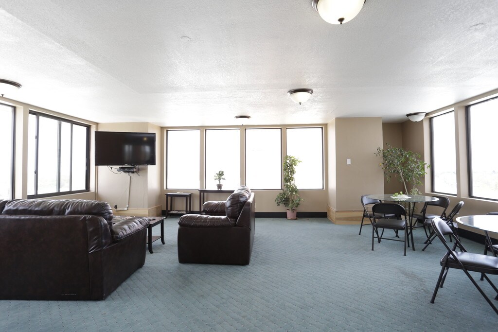 Bowen Tower Raytown, MO Apartments