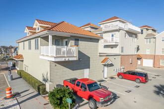 Seahorse Cove Condominiums in Virginia Beach, VA - Building Photo - Building Photo