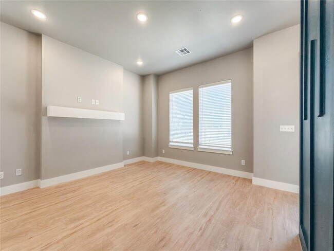 2610 Crescent Ave in Oklahoma City, OK - Building Photo - Building Photo