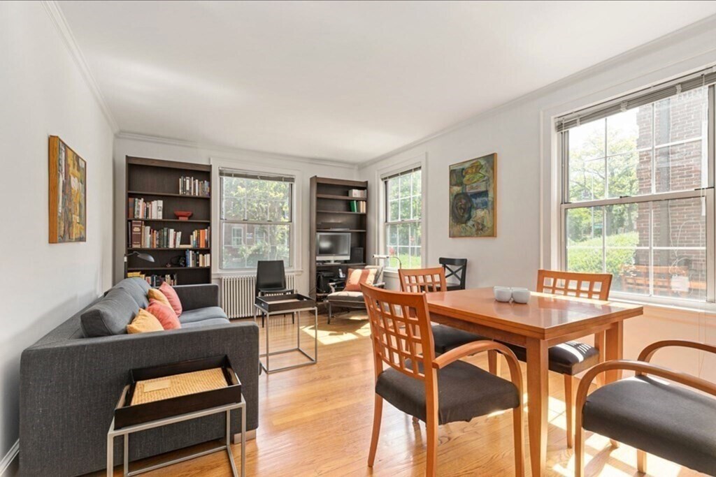 348 Harvard St in Cambridge, MA - Building Photo