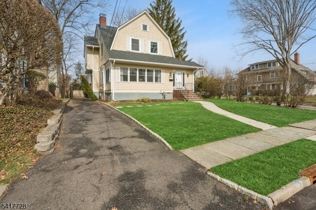 439 St Marks Ave in Westfield, NJ - Building Photo - Building Photo