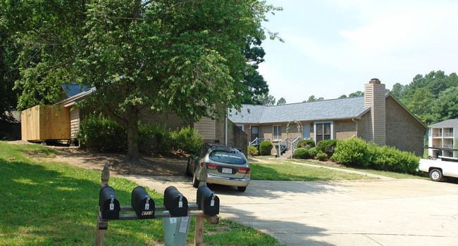 4713 Hollowell Ln in Raleigh, NC - Building Photo - Building Photo