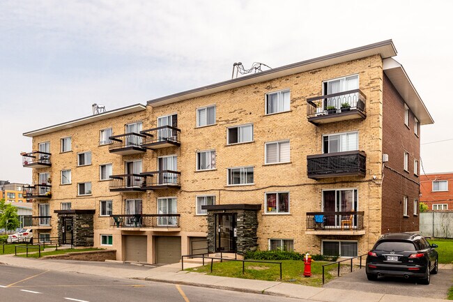 11785-11795 Langelier Boul in Montréal, QC - Building Photo - Primary Photo