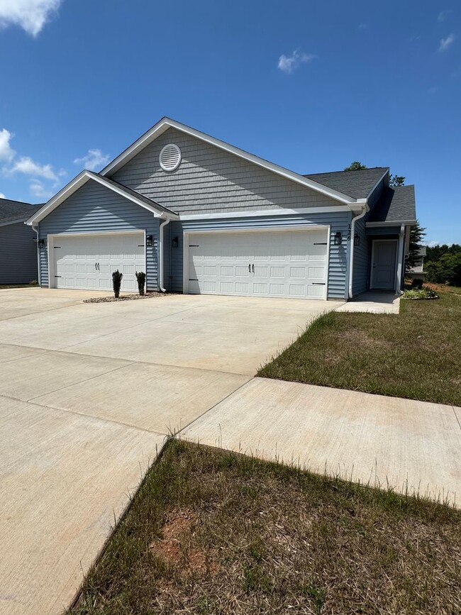 135 Brawley Villas Pl