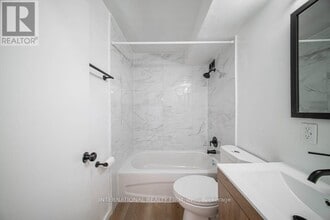 77 East St in St Thomas, ON - Building Photo - Building Photo