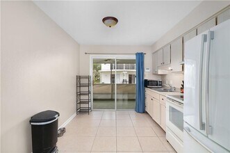 1003 Dora Ave in Tavares, FL - Building Photo - Building Photo