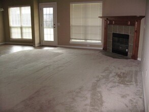 833 SW 40th St in Moore, OK - Foto de edificio - Building Photo