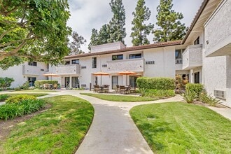 Encinitas Senior Living in Encinitas, CA - Building Photo - Building Photo