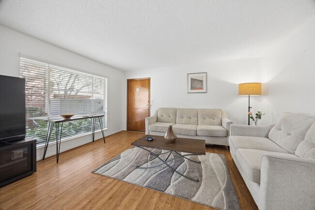 6456 Bayou Glen Rd in Houston, TX - Building Photo - Building Photo