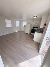 215 Weeks Rd in Cleburne, TX - Building Photo - Building Photo