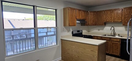 1 Acorn Ln in Lake In The Hills, IL - Foto de edificio - Building Photo