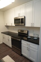 Beverly Almont Apartments in Los Angeles, CA - Building Photo - Building Photo