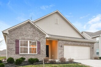 2255 Silver Spoon Dr in Greenfield, IN - Building Photo - Building Photo