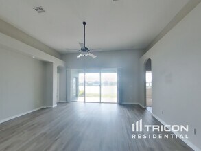 31244 Bridgegate Dr in Wesley Chapel, FL - Building Photo - Building Photo