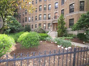 122 Riverway in Boston, MA - Foto de edificio - Building Photo
