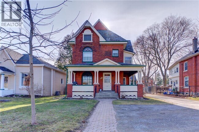 111 Erie Ave in Brantford, ON - Building Photo - Building Photo
