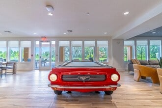 Saunders Lakefront Living in Mount Dora, FL - Foto de edificio - Building Photo